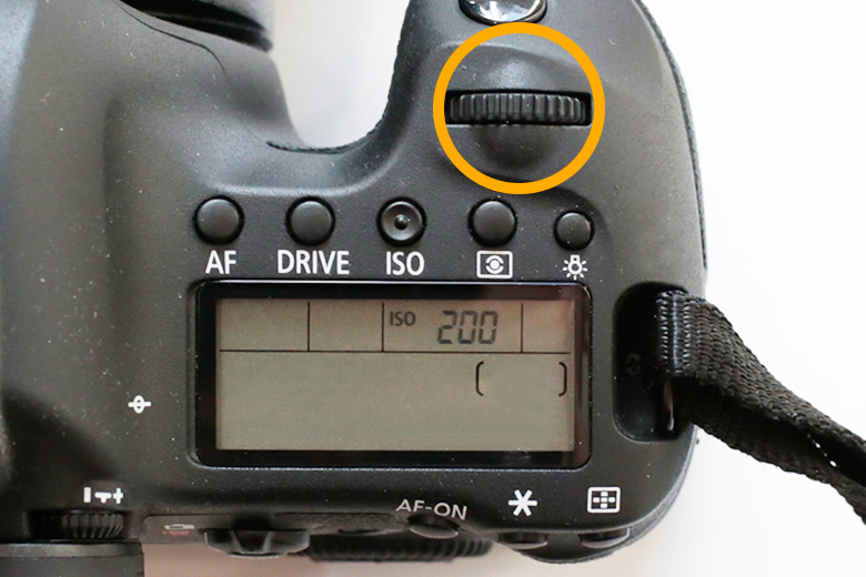ISO感度の数値の変え方(キャノン6D)